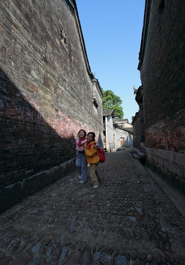 Jiangtou Village Children